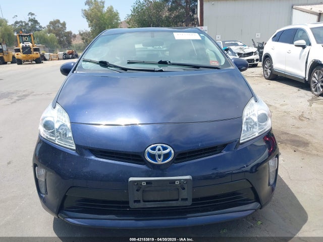 JTDKN3DU0F0460986 Toyota Prius Three