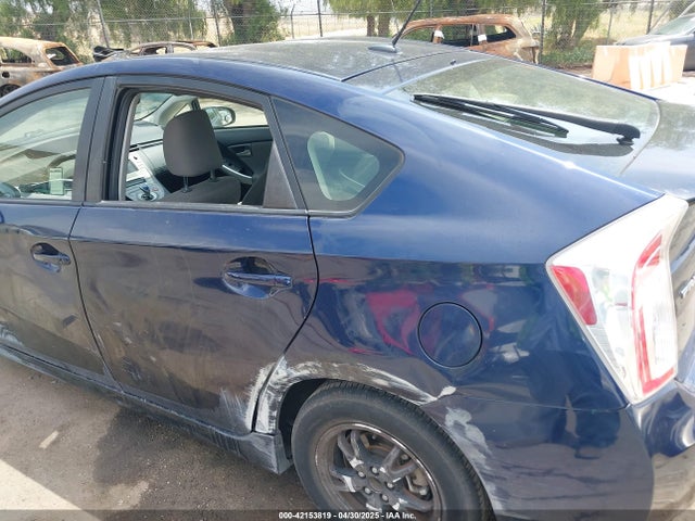 JTDKN3DU0F0460986 Toyota Prius Three