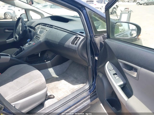 JTDKN3DU0F0460986 Toyota Prius Three