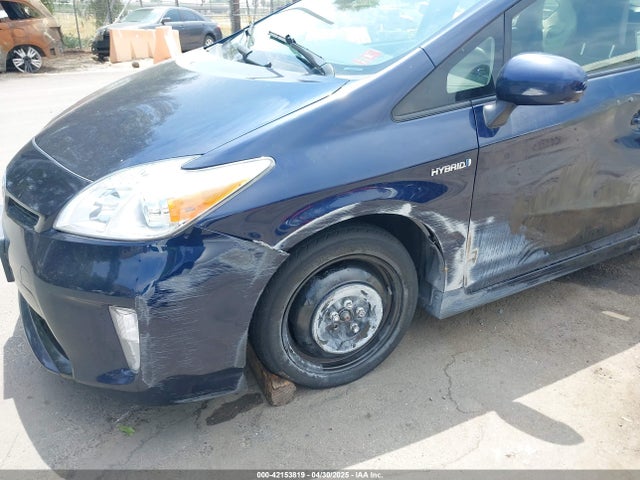JTDKN3DU0F0460986 Toyota Prius Three