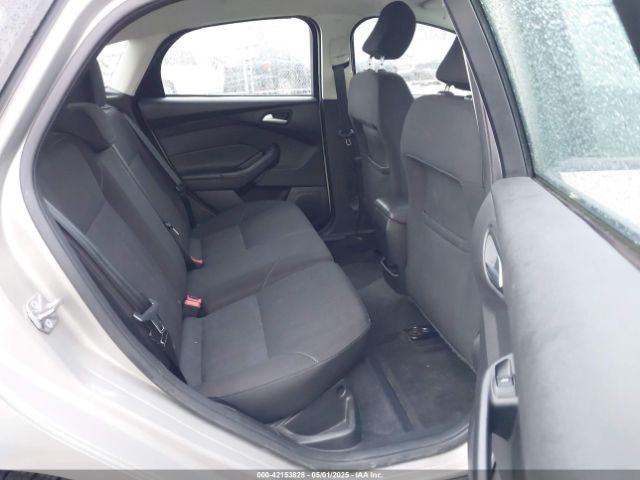 1FADP3K21FL211511 Ford FOCUS SE