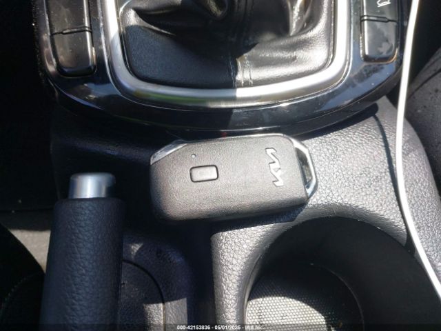 KNDEU2AA9N7293070 KIA SELTOS S
