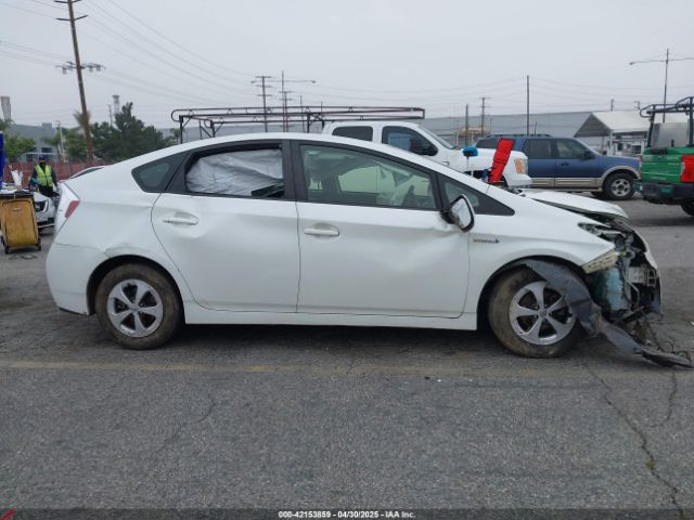 JTDKN3DU7F1987644 Toyota Prius Two