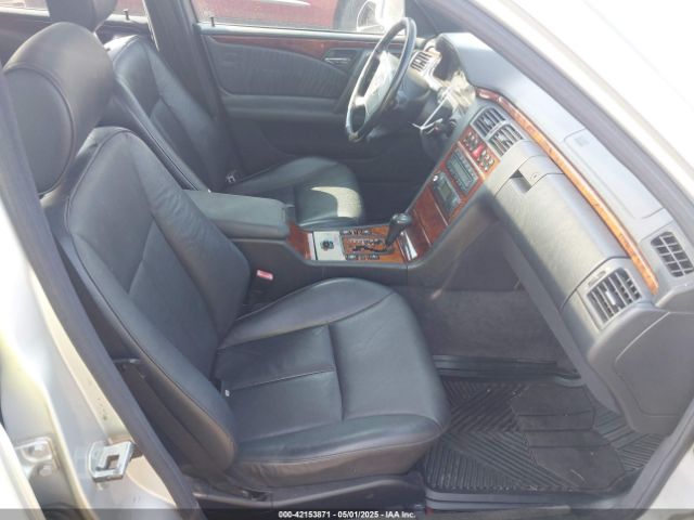 1999 MERCEDES-BENZ E 320 WDBJH82F9XX017330 Photo 4