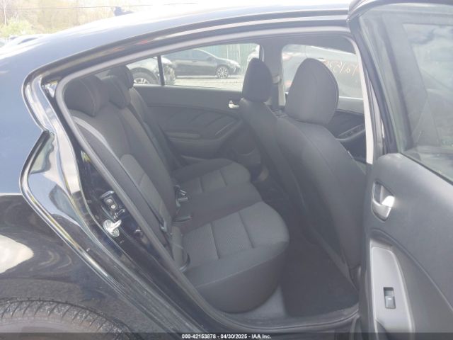 3KPFK4A71JE227777 KIA FORTE LX