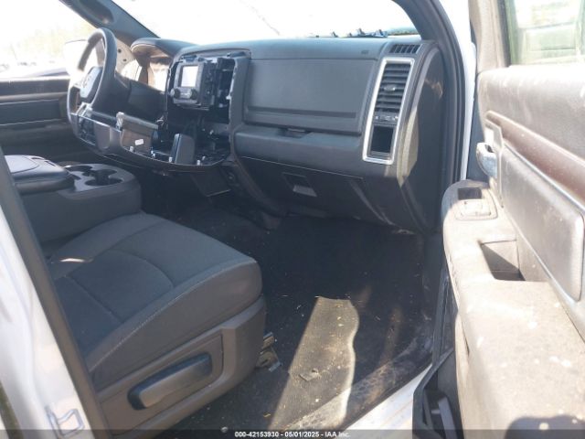 1C6RR7LG7RS149030 RAM 1500 Classic Warlock  4x4 5'7 Box