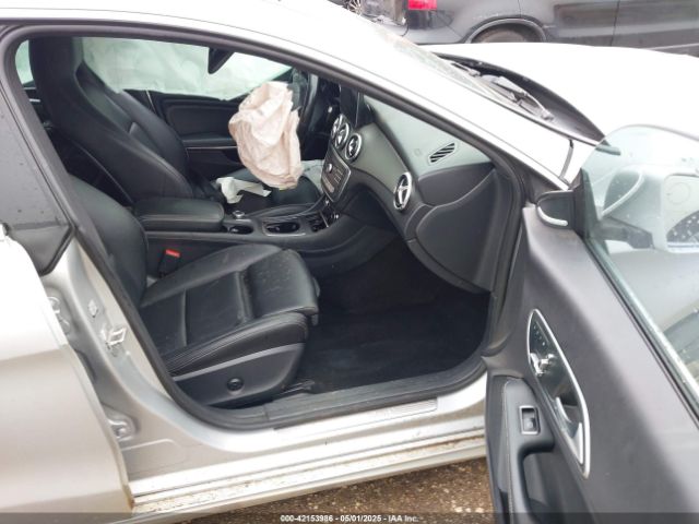 2017 MERCEDES-BENZ CLA 250 WDDSJ4EBXHN465249 Photo 4
