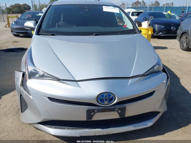 JTDKARFUXH3030573 Toyota Prius Three