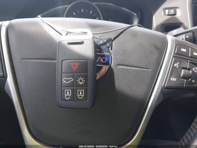 LYV402FMXGB093758 Volvo S60 Inscription T5 Drive-e Platinum
