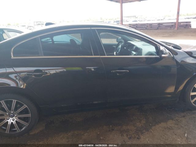 LYV402FMXGB093758 Volvo S60 Inscription T5 Drive-e Platinum