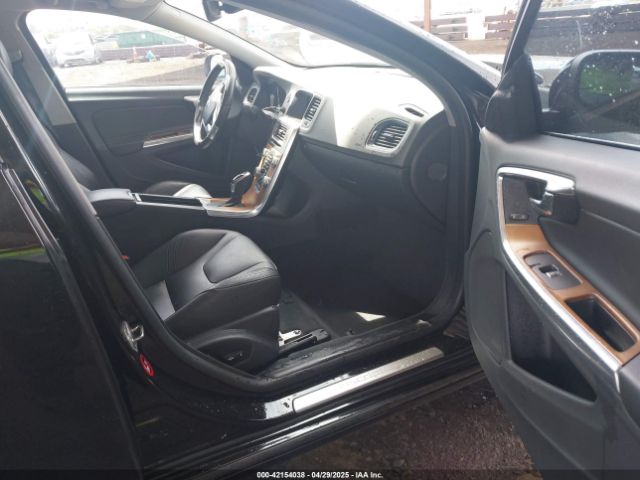 LYV402FMXGB093758 Volvo S60 Inscription T5 Drive-e Platinum