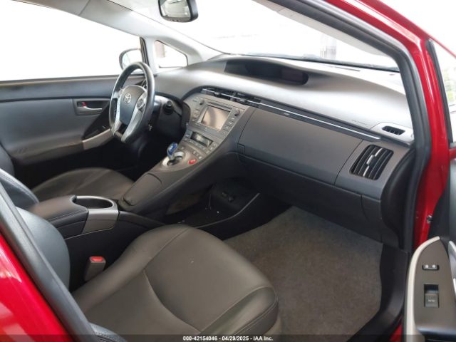 JTDKN3DU0E1770807 Toyota Prius Five