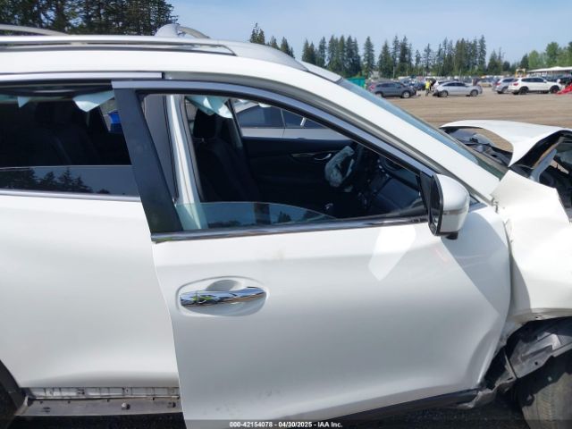 5N1AT2MN5HC852704 Nissan ROGUE SV