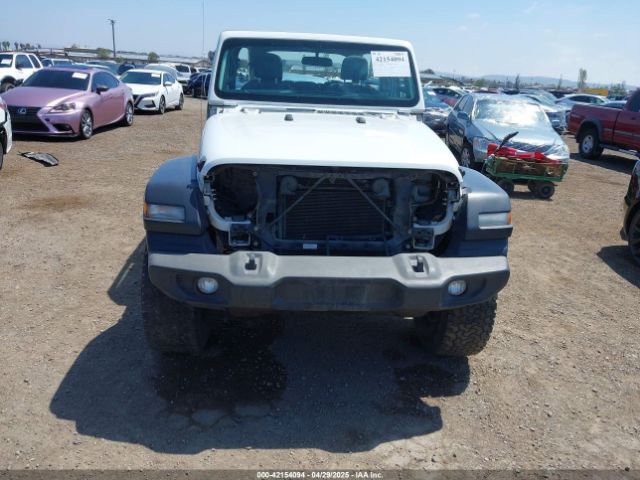 1C4HJXDG6JW210973 Jeep Wrangler Unlimited Sport 4x4