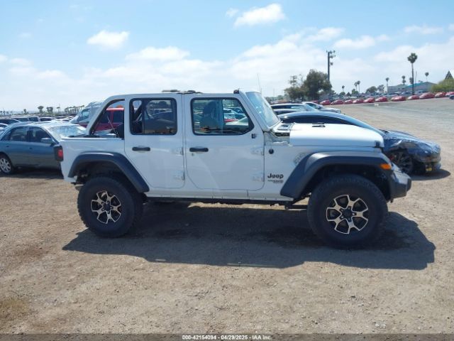 1C4HJXDG6JW210973 Jeep Wrangler Unlimited Sport 4x4