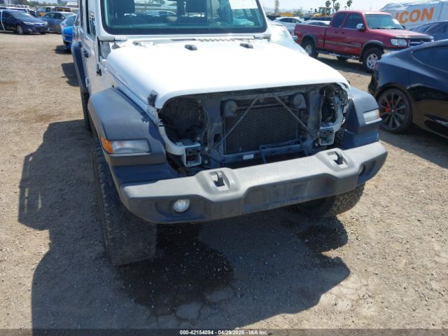 1C4HJXDG6JW210973 Jeep Wrangler Unlimited Sport 4x4