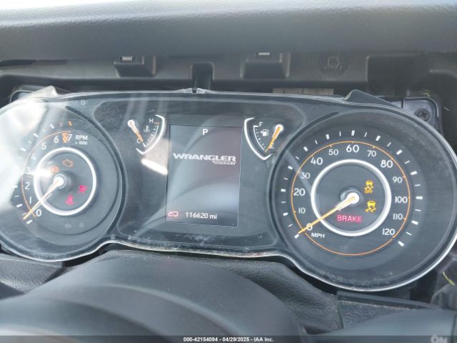 1C4HJXDG6JW210973 Jeep Wrangler Unlimited Sport 4x4