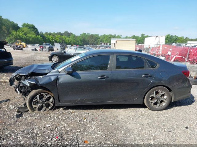 3KPF24AD2LE221947 KIA Forte Lxs