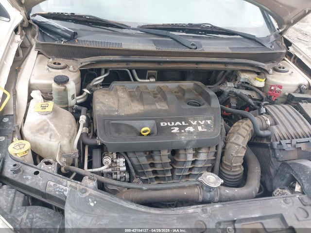 Chrysler 200 Touring 2014 1C3CCBBBXEN118019 Image 10