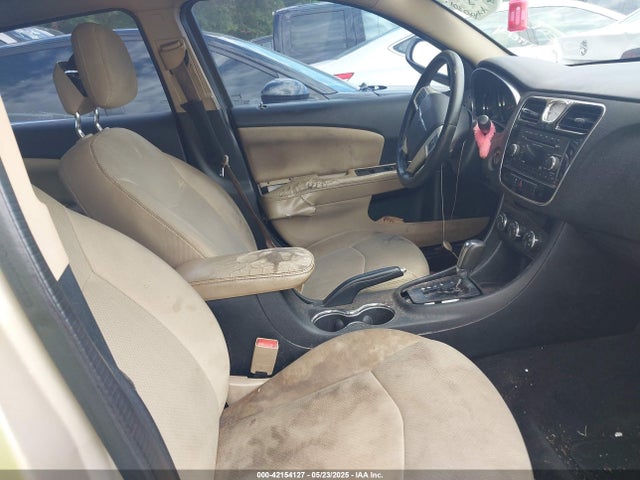 Chrysler 200 Touring 2014 1C3CCBBBXEN118019 Image 5