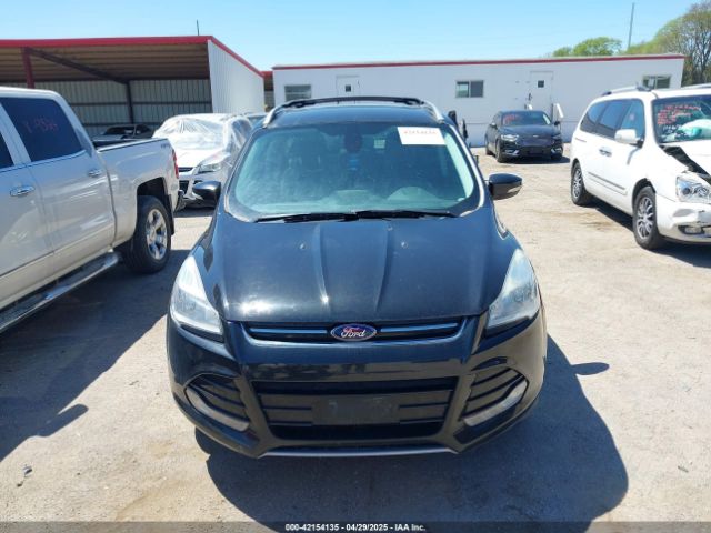 1FMCU9J90EUA22353 Ford Escape Titanium
