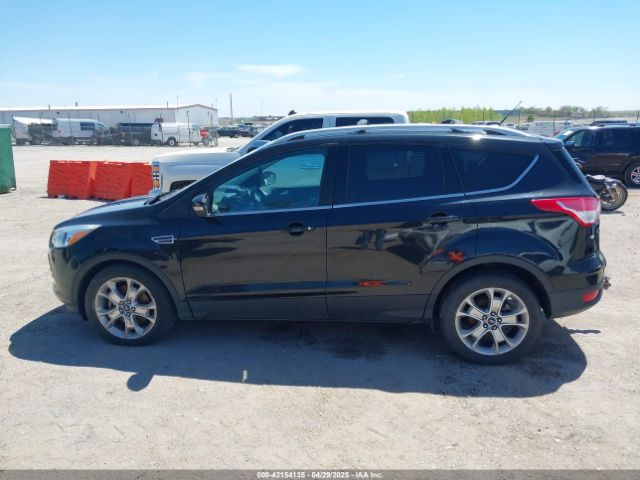 1FMCU9J90EUA22353 Ford Escape Titanium