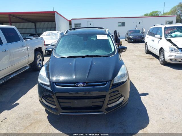 1FMCU9J90EUA22353 Ford Escape Titanium