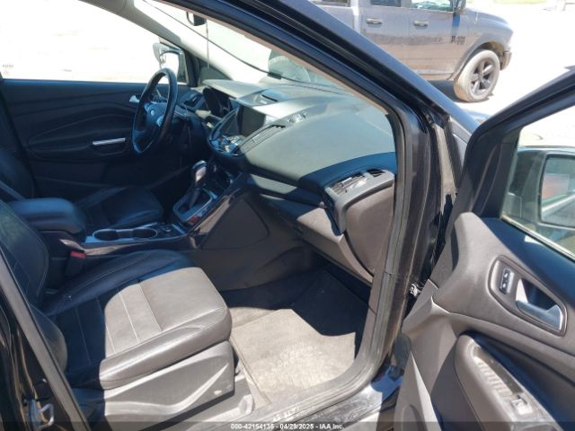 1FMCU9J90EUA22353 Ford Escape Titanium