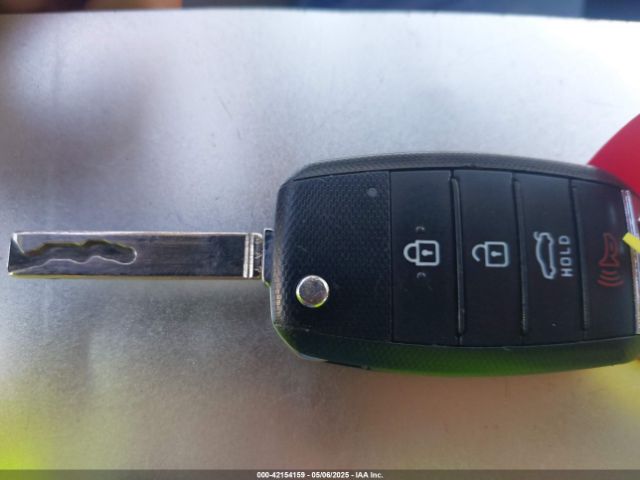 KNAGT4L30H5170762 KIA Optima Lx