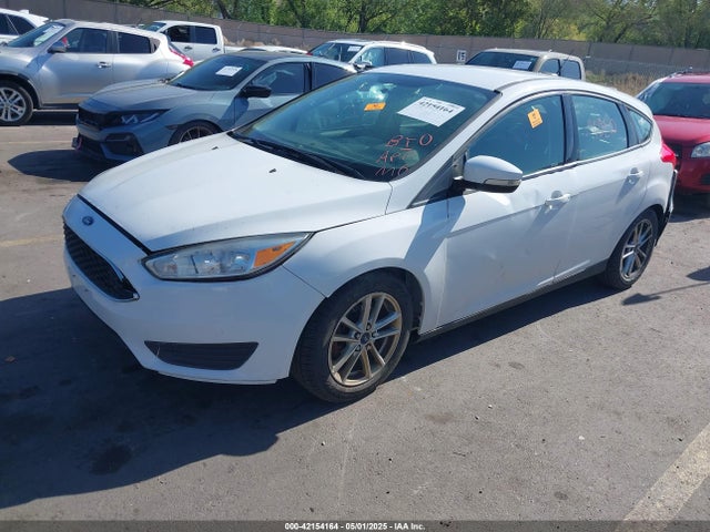 Ford 2016 2016 1FADP3K21GL247264 Image 2