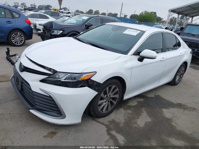 4T1C11AK3NU625990 Toyota CAMRY LE