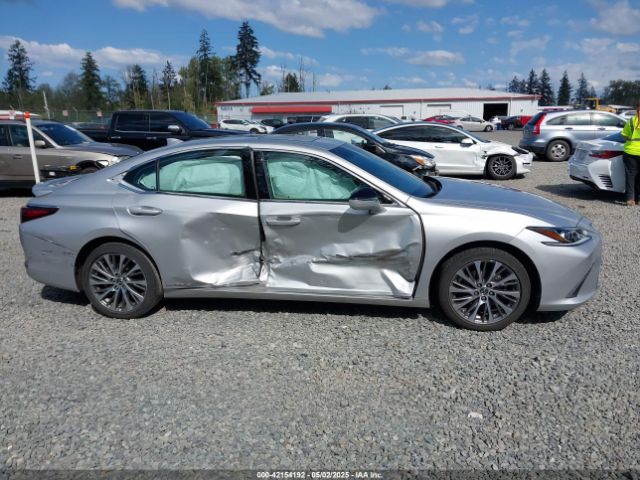58AB21B15KU001482 Lexus ES 300H
