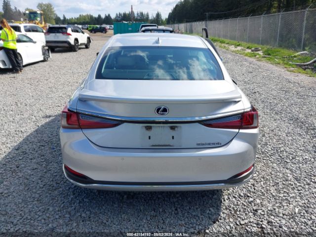 58AB21B15KU001482 Lexus ES 300H