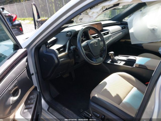 58AB21B15KU001482 Lexus ES 300H