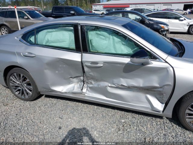 58AB21B15KU001482 Lexus ES 300H