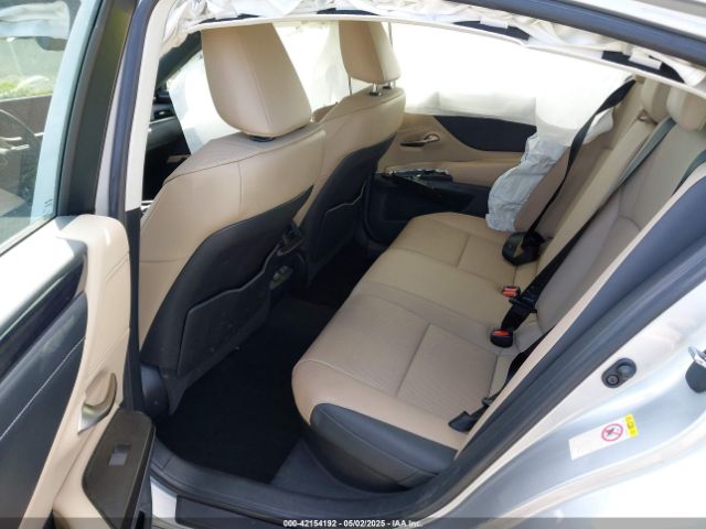 58AB21B15KU001482 Lexus ES 300H