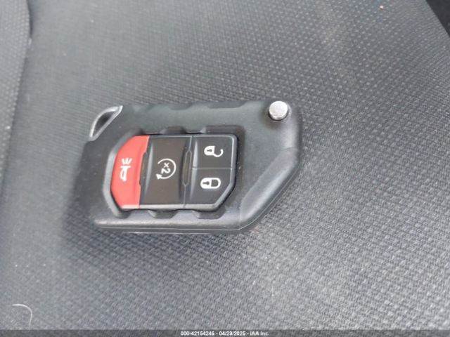 1C4HJXDG4LW331133 Jeep Wrangler Unlimited Sport S 4x4