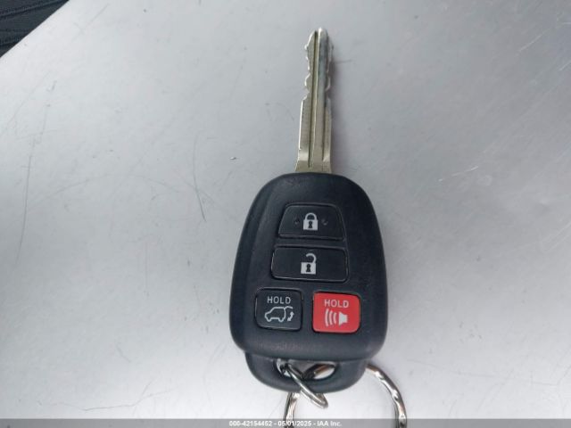 5TDZKRFH0FS115786 Toyota Highlander Le Plus V6