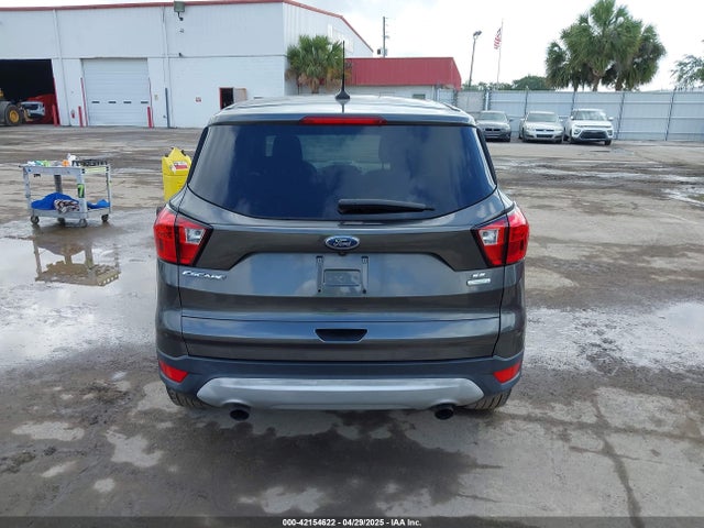 1FMCU0GDXKUB95350 Ford ESCAPE SE