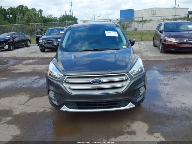 1FMCU0GDXKUB95350 Ford ESCAPE SE