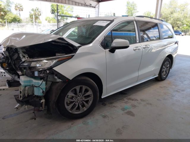 2023 TOYOTA SIENNA 5TDYRKEC9PS176415 Photo 1
