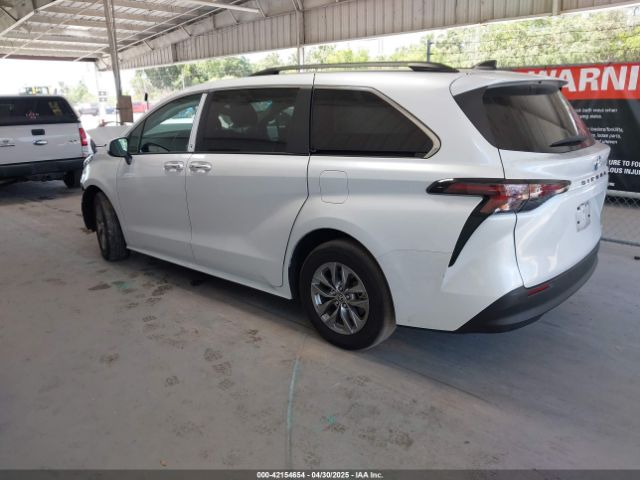 2023 TOYOTA SIENNA 5TDYRKEC9PS176415 Photo 2