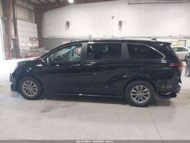 5TDYRKEC5PS148076 Toyota SIENNA XLE