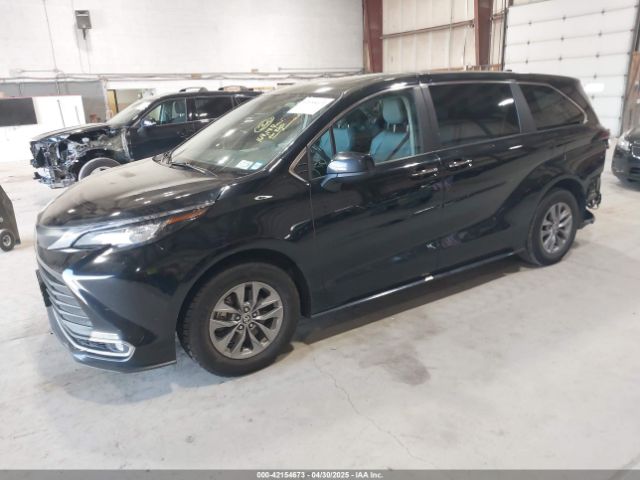 5TDYRKEC5PS148076 Toyota SIENNA XLE
