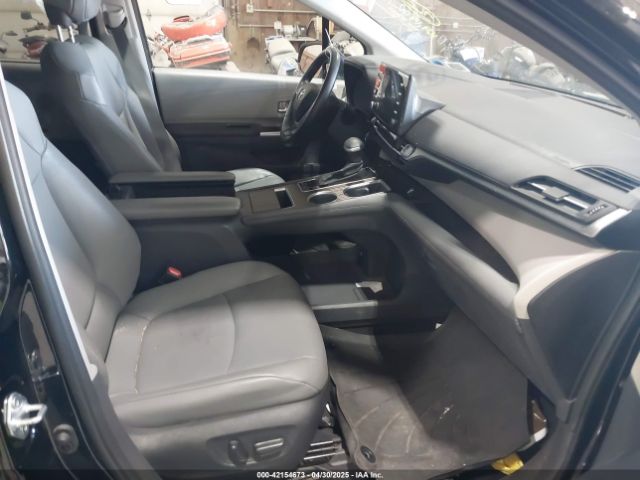 5TDYRKEC5PS148076 Toyota SIENNA XLE
