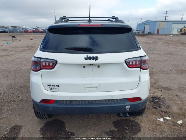 3C4NJDBB3JT325450 Jeep Compass Altitude 4x4