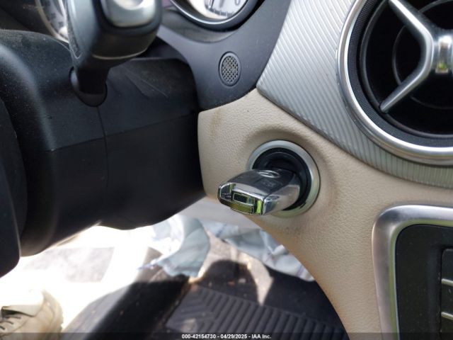 WDCTG4GB6HJ305946 Mercedes-Benz Gla 250 4matic