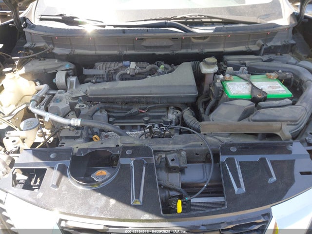 KNMAT2MV8HP616741 Nissan ROGUE SV
