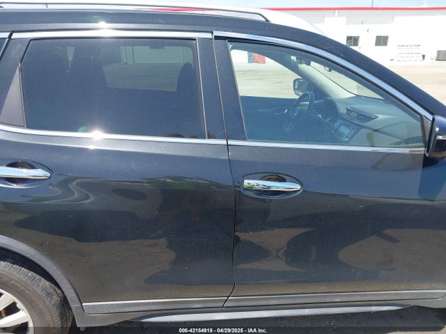 KNMAT2MV8HP616741 Nissan ROGUE SV