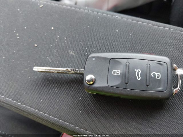 2018 VOLKSWAGEN BEETLE 3VWFD7AT1JM726428 Photo 10